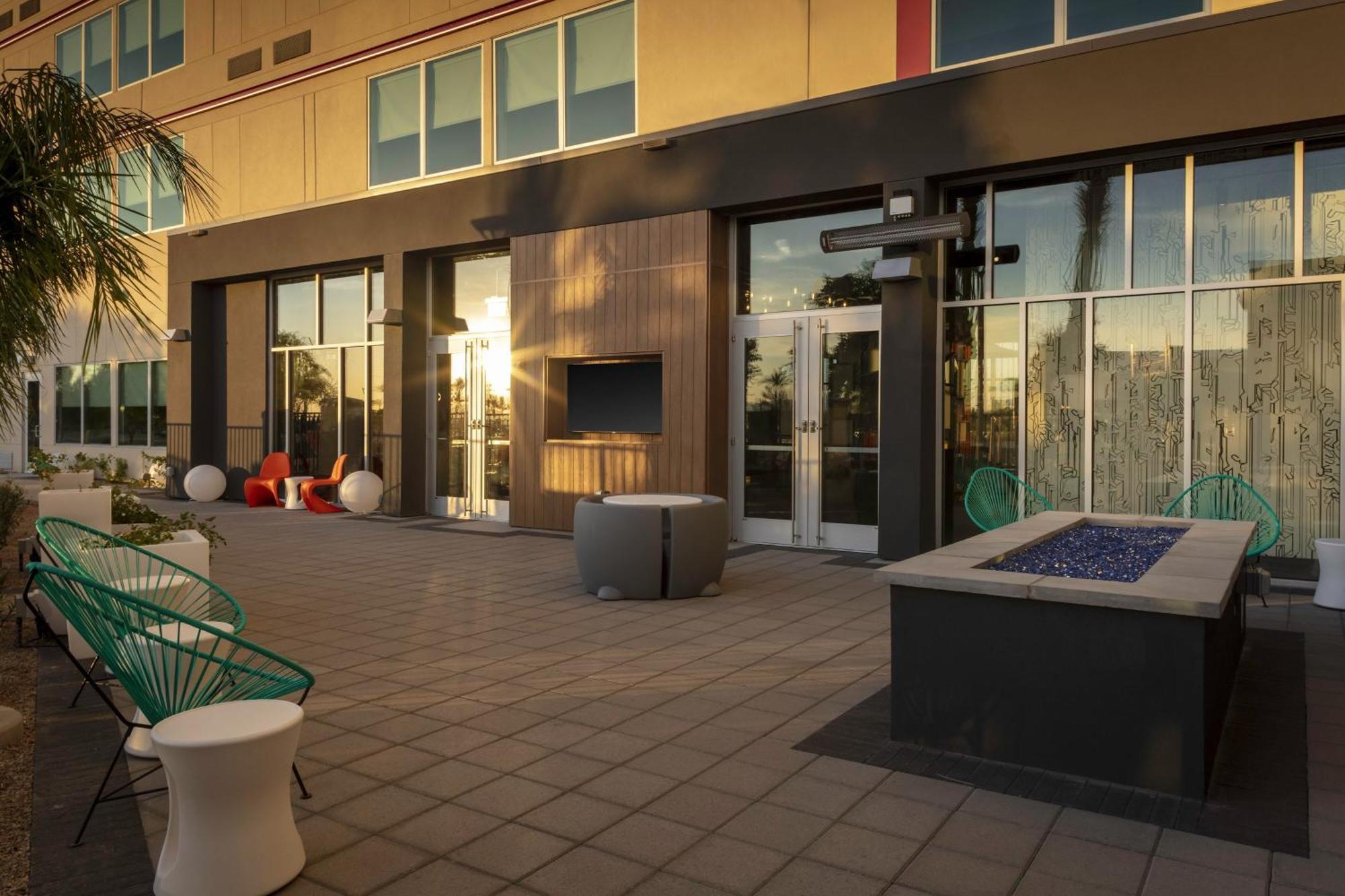 Aloft Glendale At Westgate Hotel Exterior foto